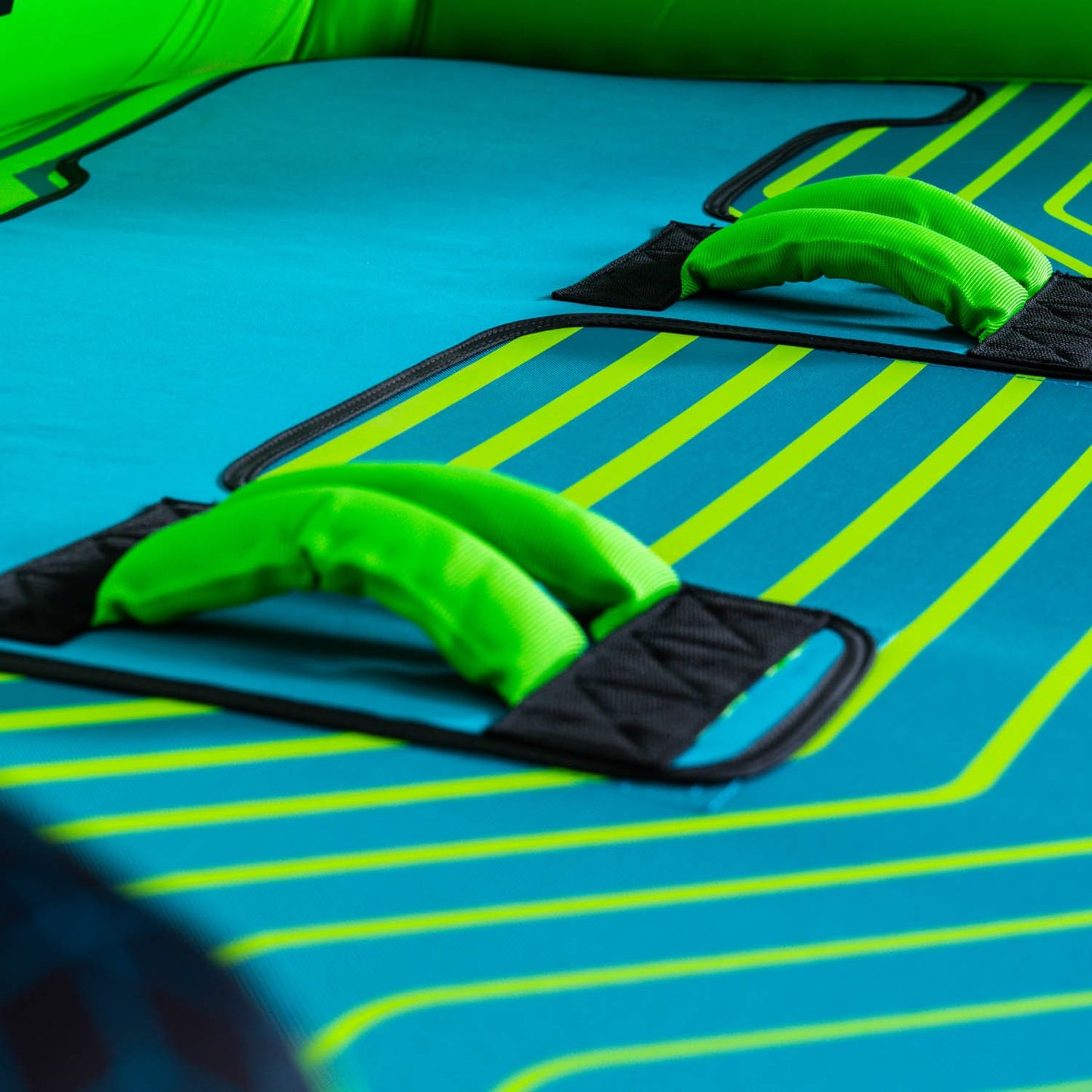 Jobe Binar Funtube 3P Kopen β 3 Persoons Funtube met Dubbele Trekpunten | Watersportgear.nl